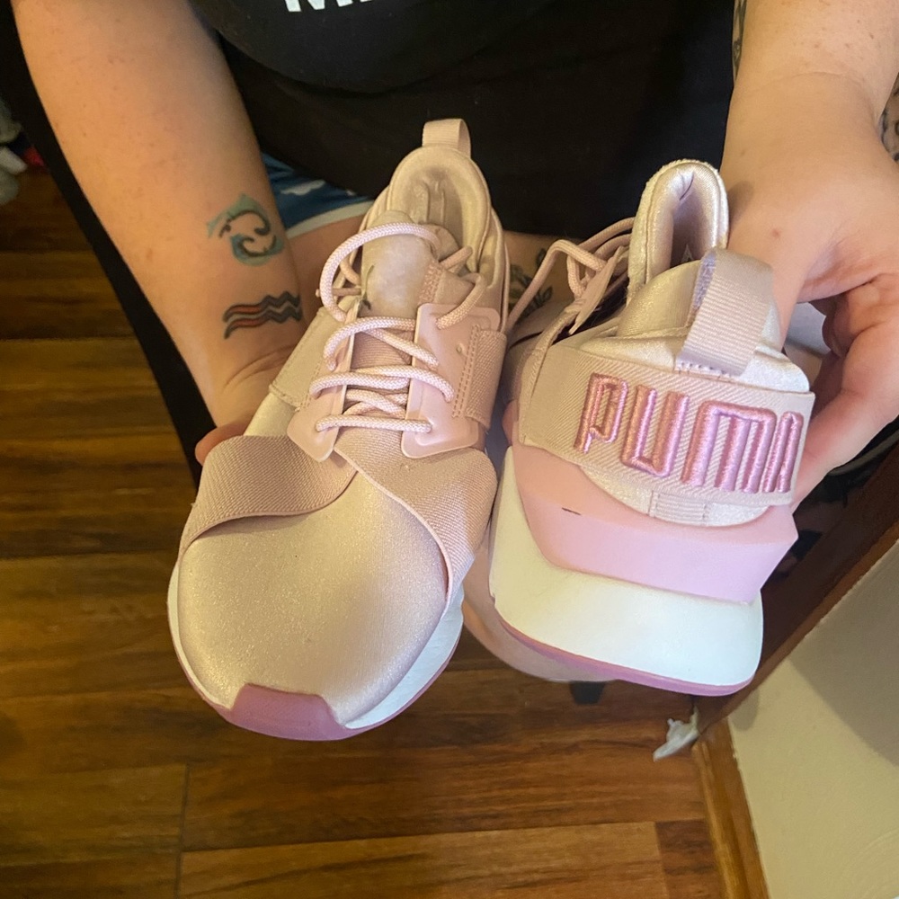 Pink Puma size 8 sneakers. Never worn.